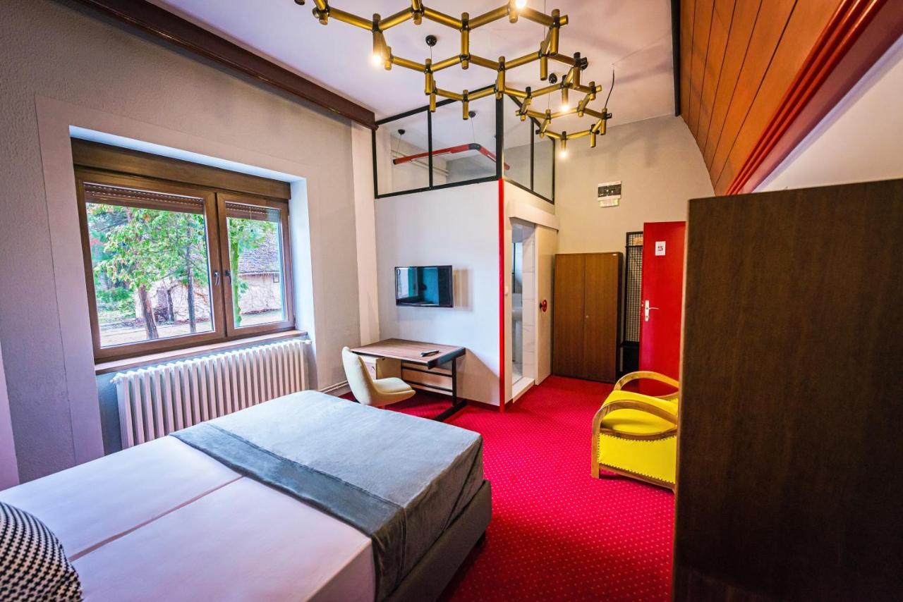 Pb Urban Garden Stay With Secured Parking Sremska Mitrovica Exterior foto